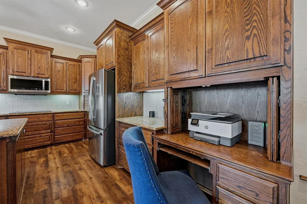 201 Hillside Lane Lindsay, TX 76250