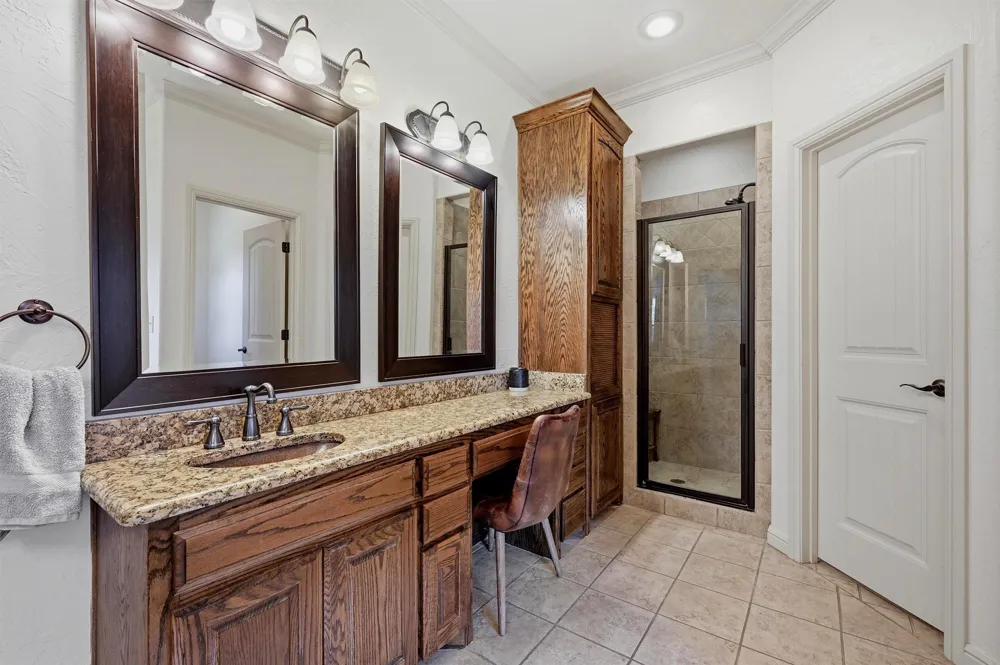 201 Hillside Lane Lindsay, TX 76250