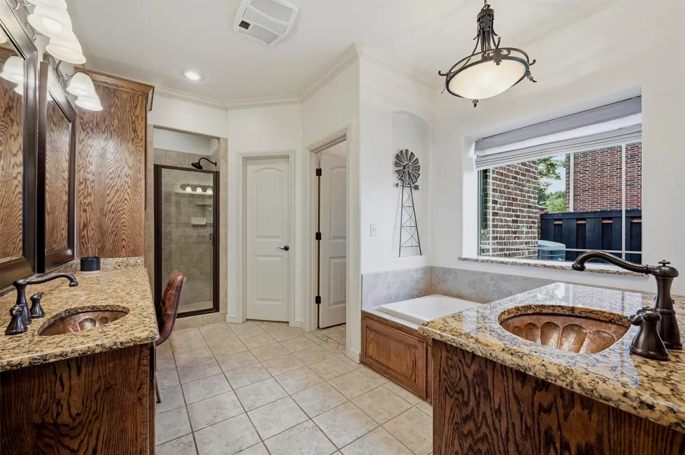 201 Hillside Lane Lindsay, TX 76250