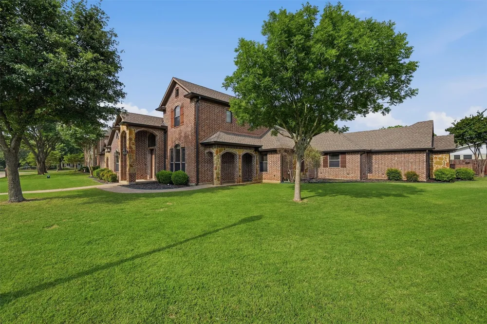 201 Hillside Lane Lindsay, TX 76250
