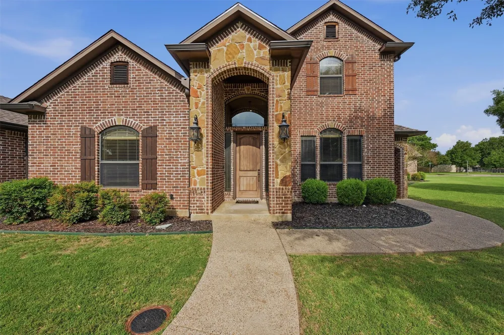 201 Hillside Lane Lindsay, TX 76250