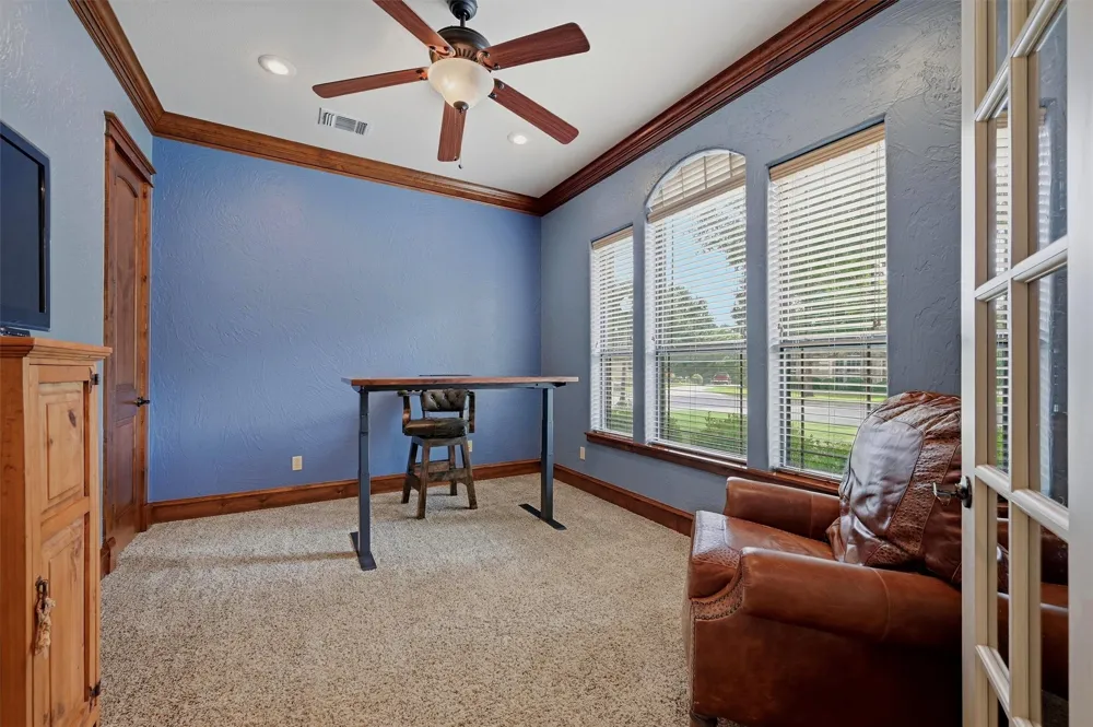 201 Hillside Lane Lindsay, TX 76250