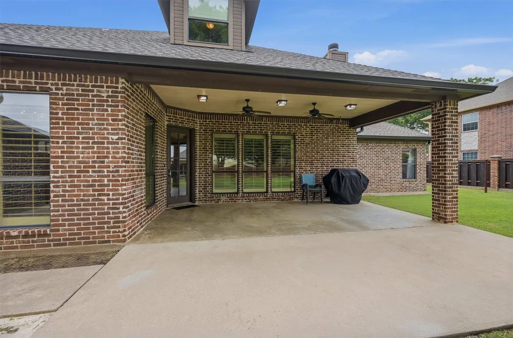 201 Hillside Lane Lindsay, TX 76250