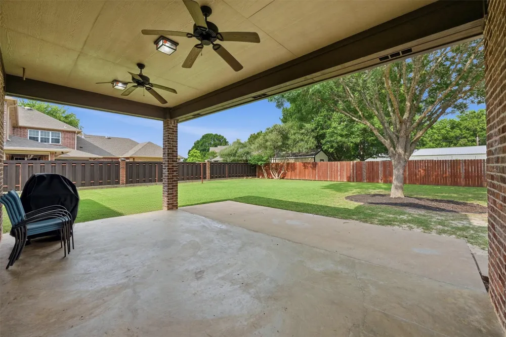 201 Hillside Lane Lindsay, TX 76250