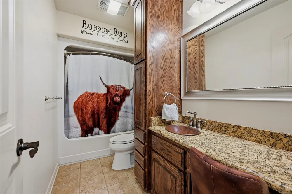 201 Hillside Lane Lindsay, TX 76250