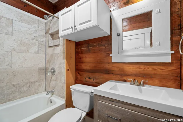 616 W Agarita San Antonio, TX 78212