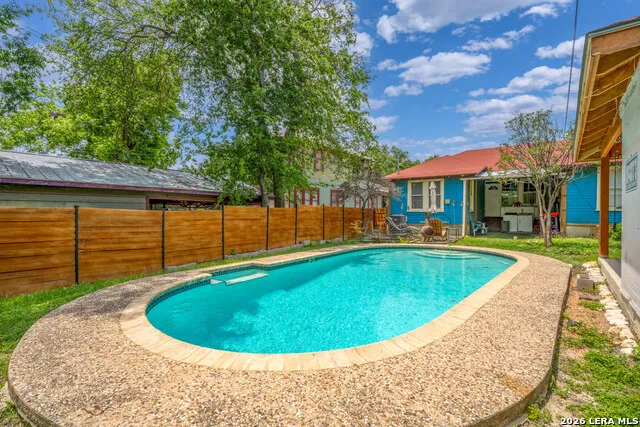616 W Agarita San Antonio, TX 78212