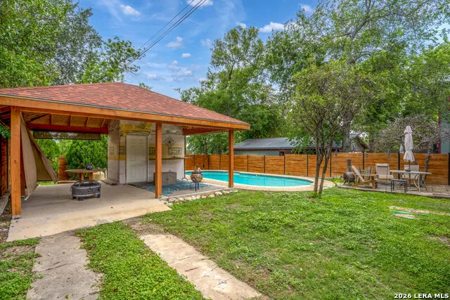 616 W Agarita San Antonio, TX 78212
