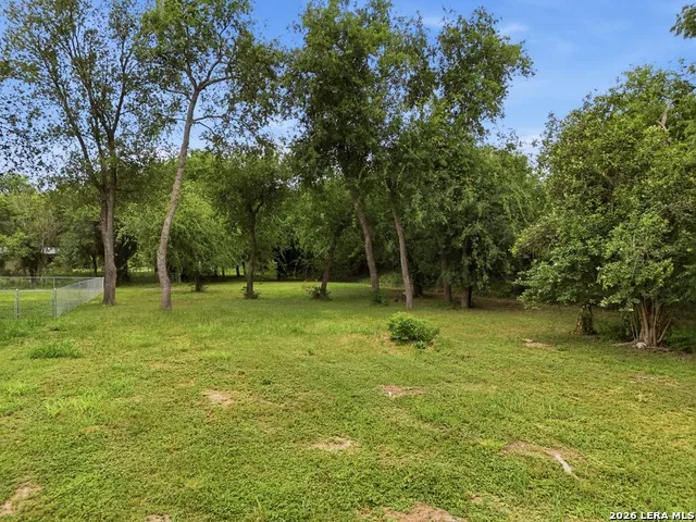 407 E Daniel Street Uvalde, TX 78801