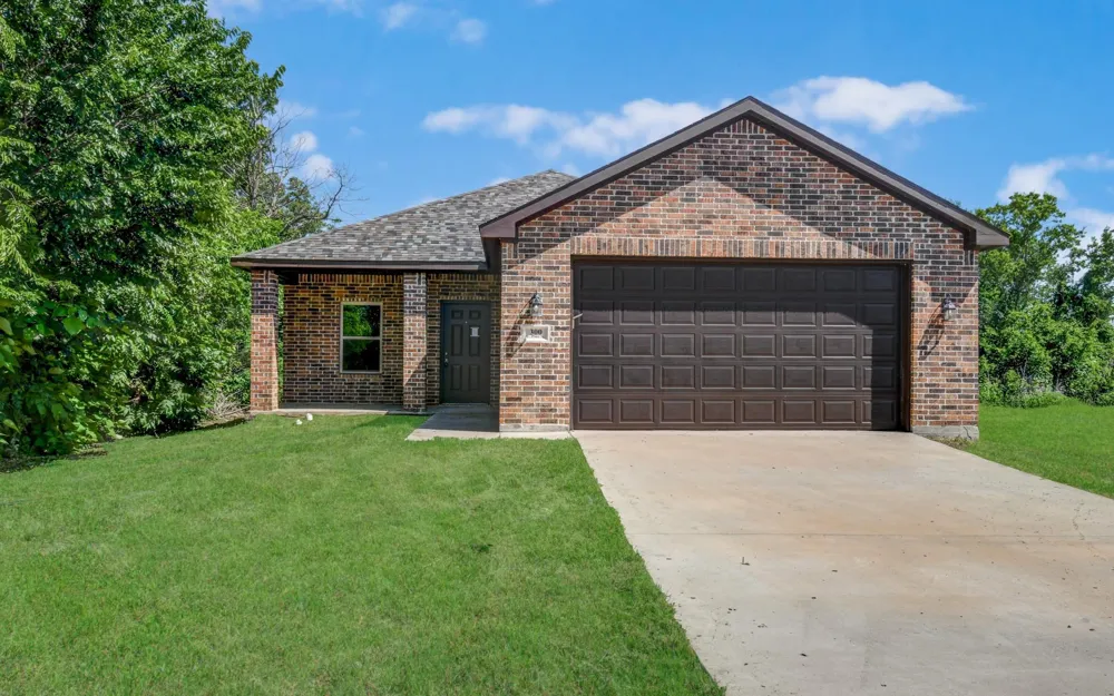 300 Pine Street Forney, TX 75126