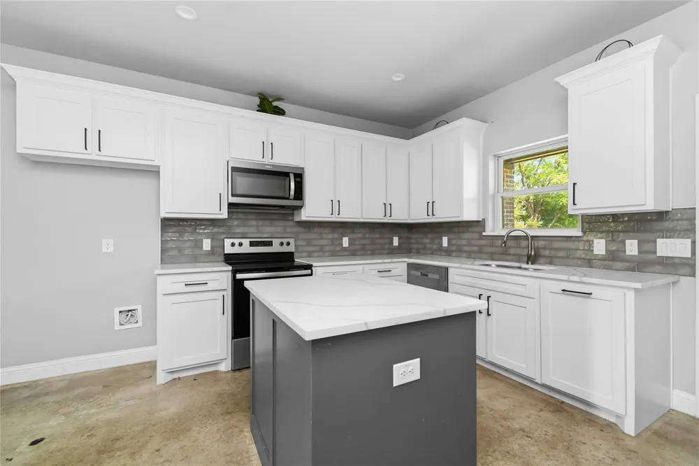 300 Pine Street Forney, TX 75126