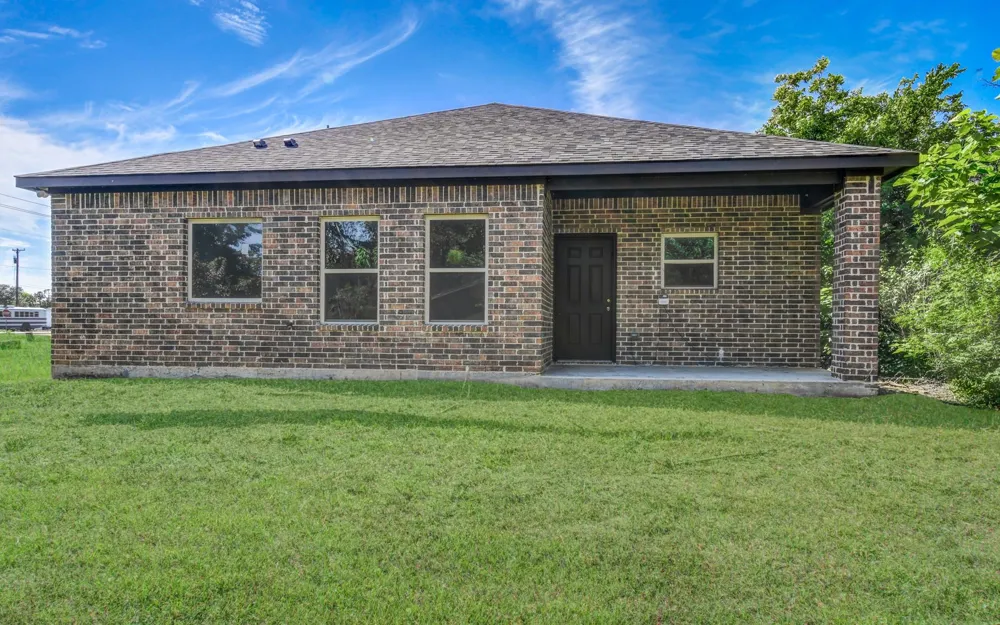 300 Pine Street Forney, TX 75126