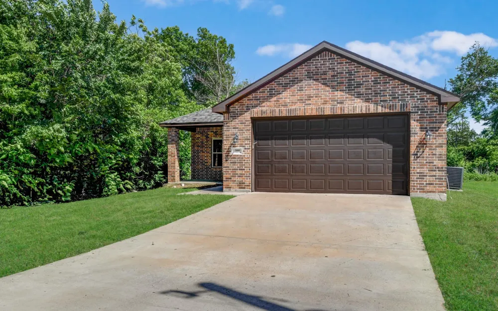 300 Pine Street Forney, TX 75126