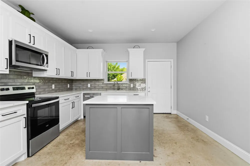 300 Pine Street Forney, TX 75126
