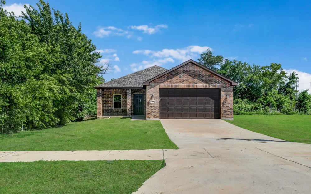 300 Pine Street Forney, TX 75126
