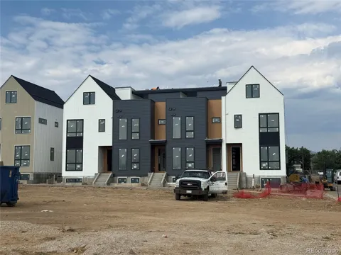 564 Lombardi Circle