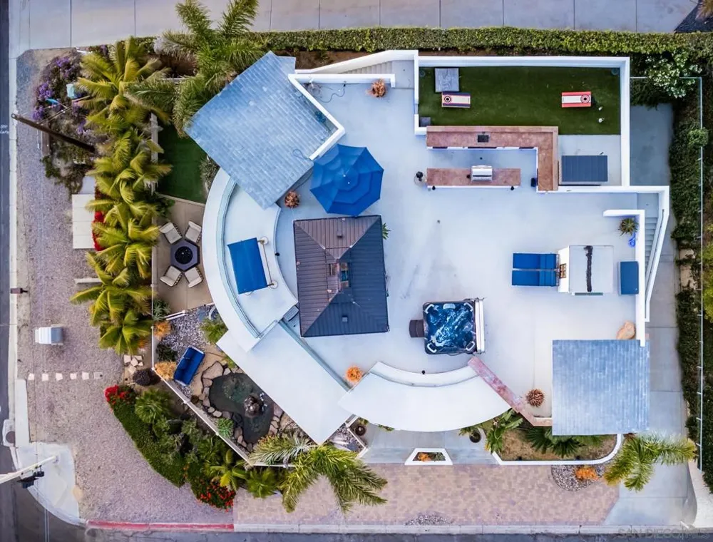 5390 Carlsbad Boulevard Carlsbad, CA 92008