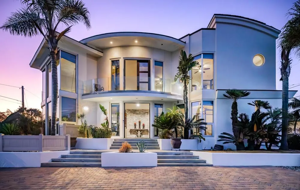 5390 Carlsbad Boulevard Carlsbad, CA 92008