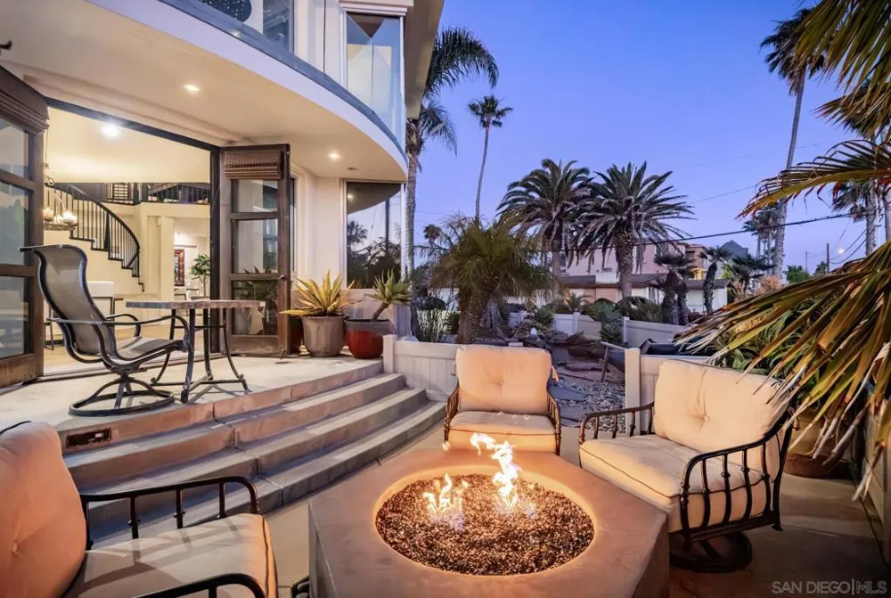 5390 Carlsbad Boulevard Carlsbad, CA 92008
