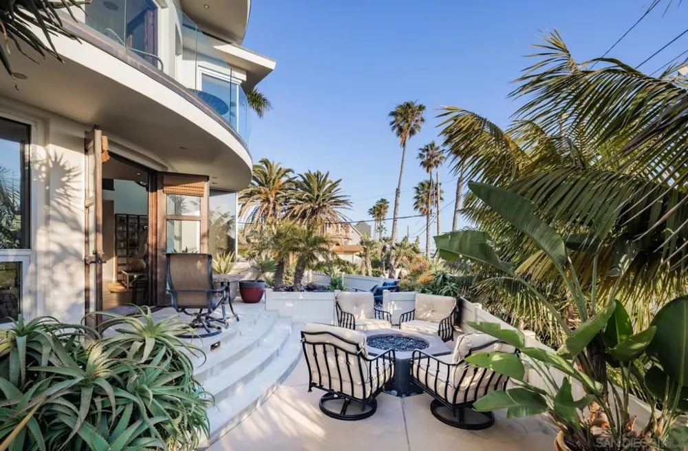 5390 Carlsbad Boulevard Carlsbad, CA 92008