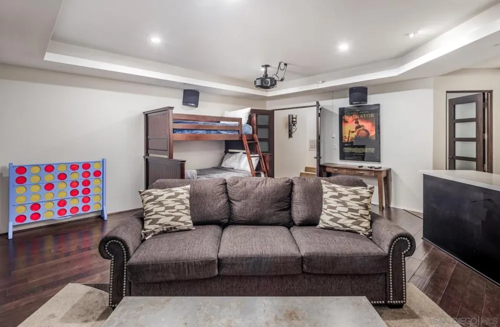 5390 Carlsbad Boulevard Carlsbad, CA 92008