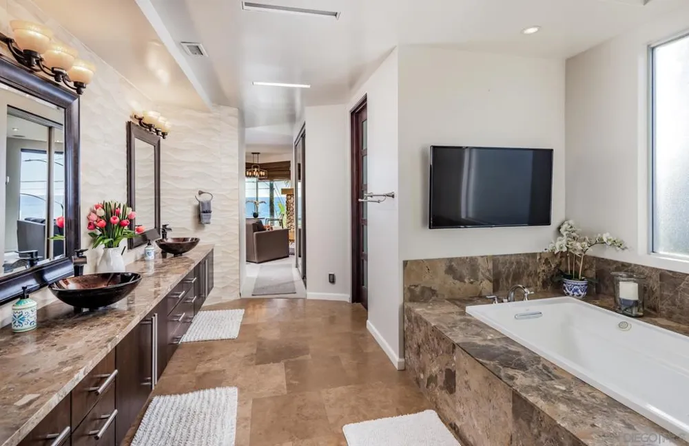 5390 Carlsbad Boulevard Carlsbad, CA 92008