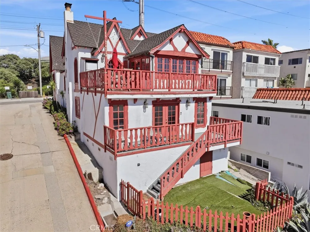 4308 Crest Drive Manhattan Beach, CA 90266