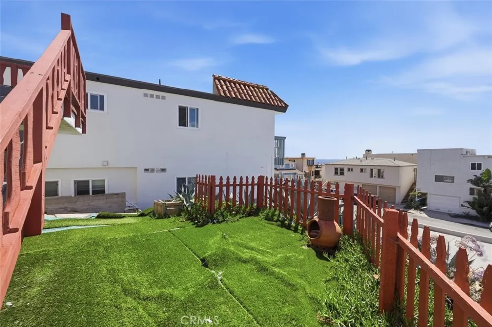 4308 Crest Drive Manhattan Beach, CA 90266