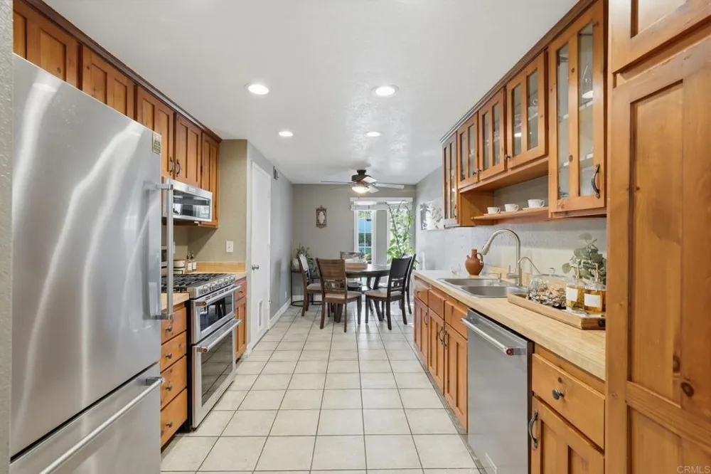 2553 Granada Circle Spring Valley, CA 91977