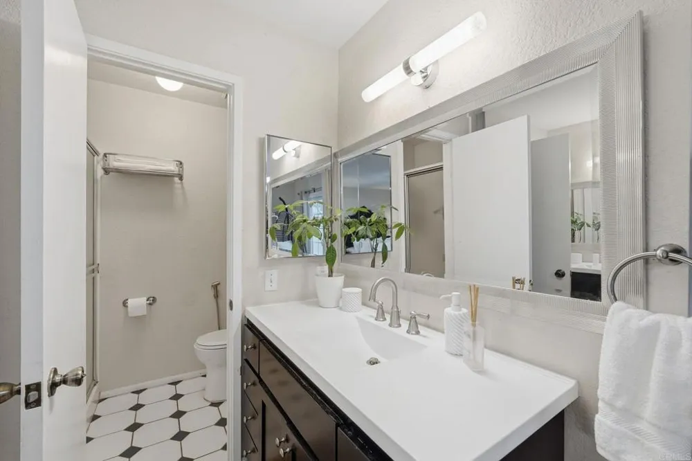 2553 Granada Circle Spring Valley, CA 91977