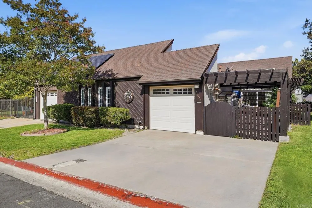 2553 Granada Circle Spring Valley, CA 91977