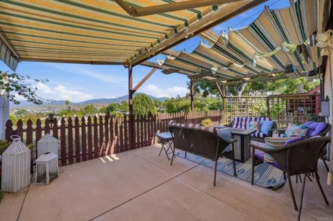 2553 Granada Circle