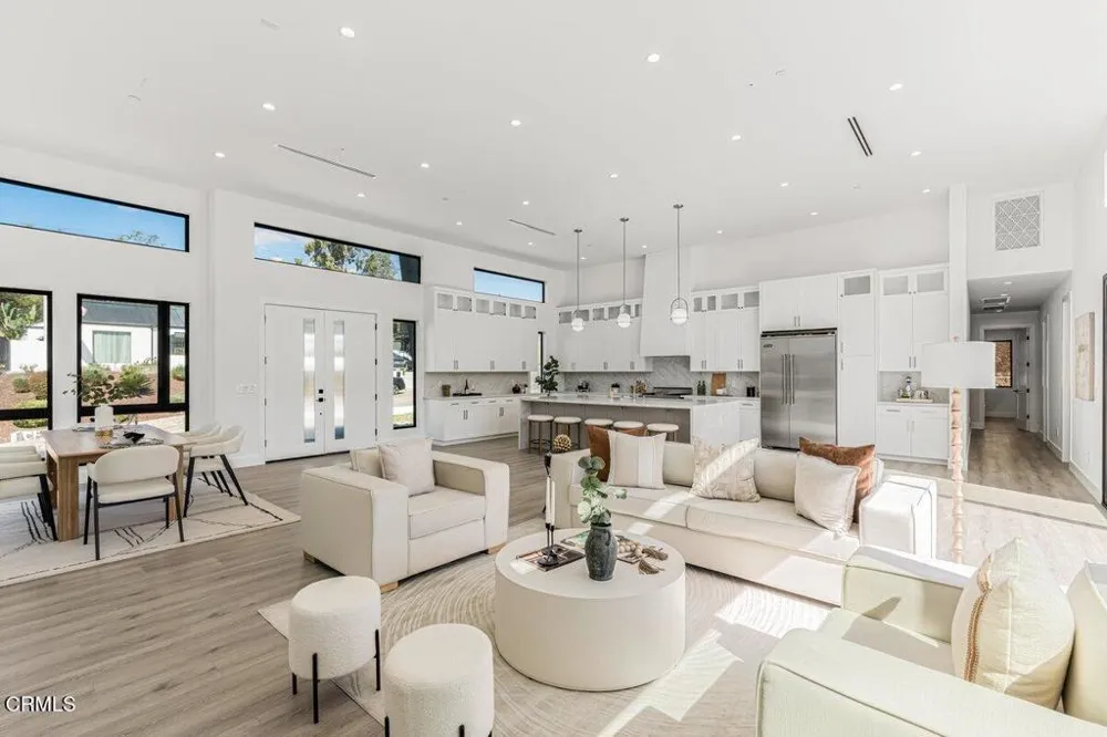 954 Colina Vista Ventura, CA 93003