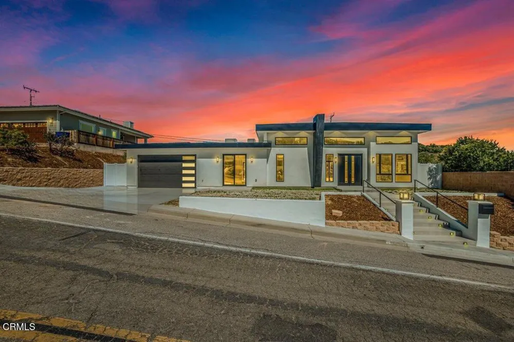 954 Colina Vista Ventura, CA 93003