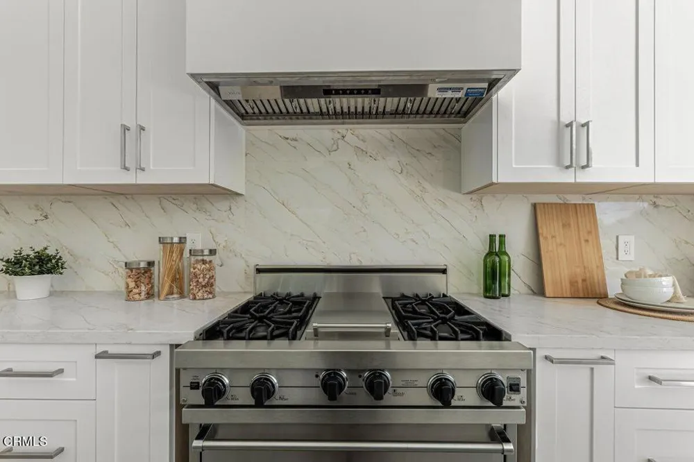 954 Colina Vista Ventura, CA 93003