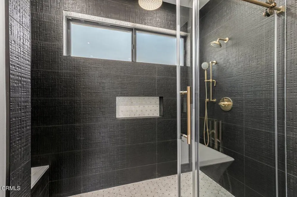 954 Colina Vista Ventura, CA 93003