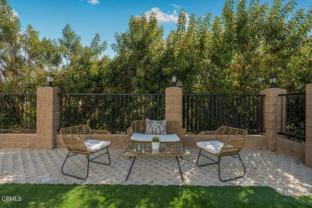 954 Colina Vista Ventura, CA 93003