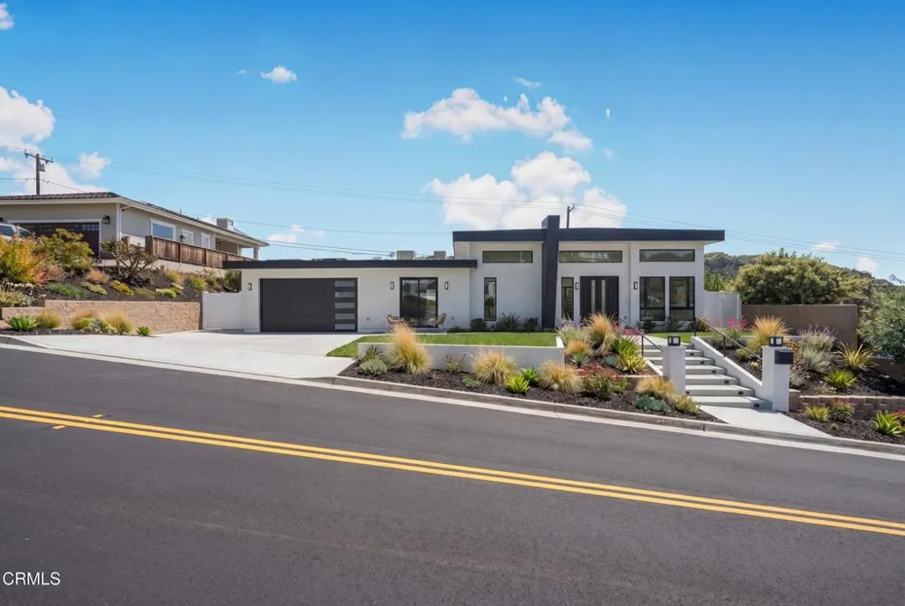 954 Colina Vista Ventura, CA 93003