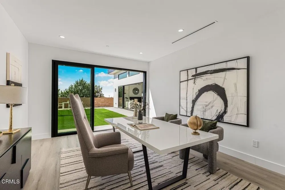 954 Colina Vista Ventura, CA 93003