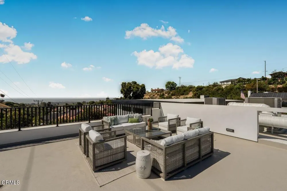 954 Colina Vista Ventura, CA 93003