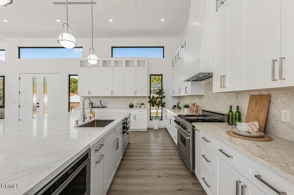 954 Colina Vista Ventura, CA 93003