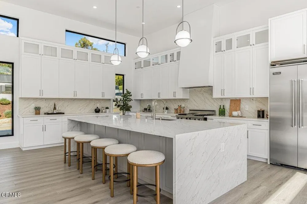954 Colina Vista Ventura, CA 93003