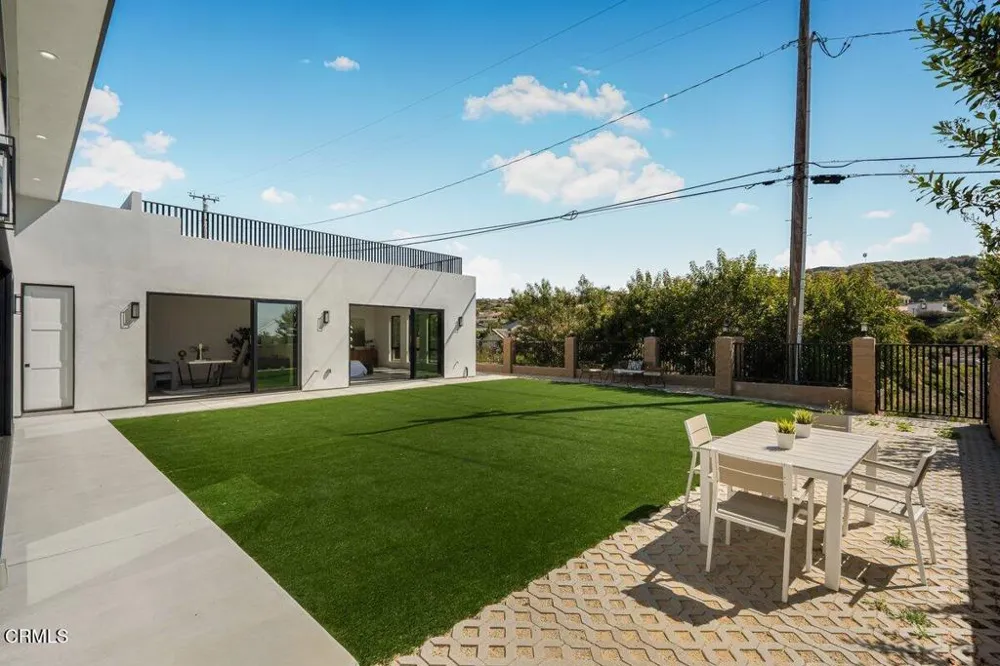 954 Colina Vista Ventura, CA 93003