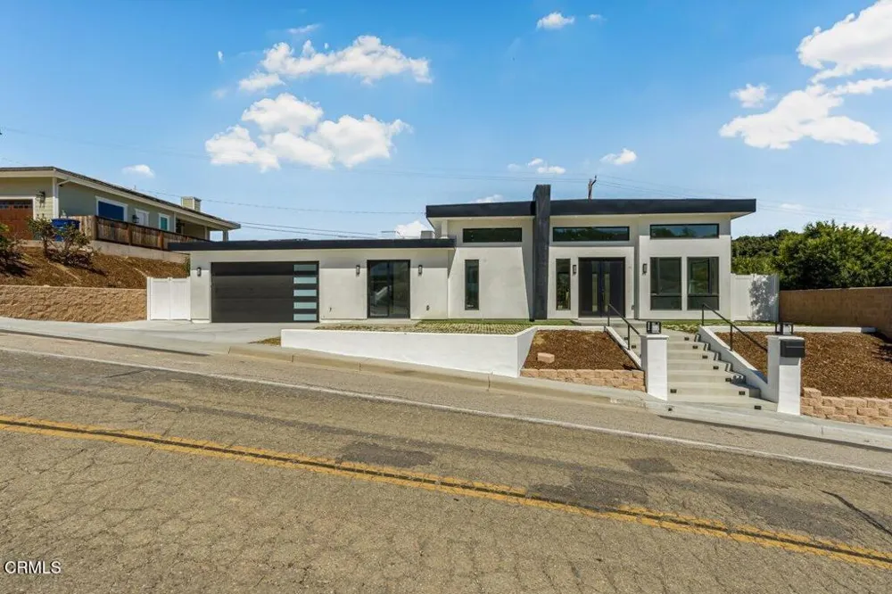 954 Colina Vista Ventura, CA 93003