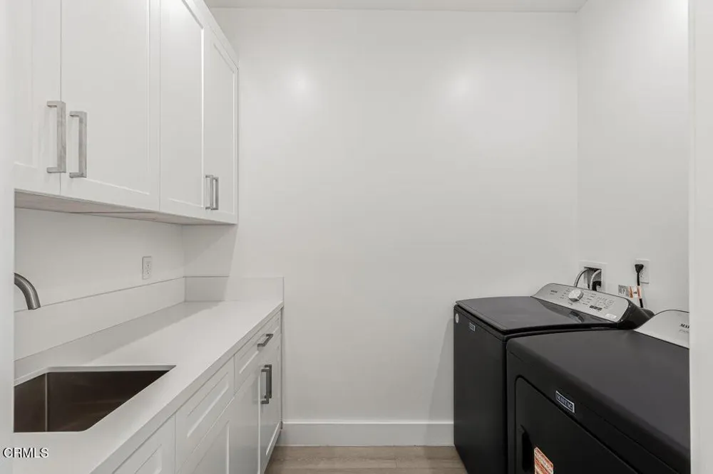 954 Colina Vista Ventura, CA 93003