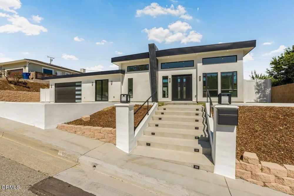 954 Colina Vista Ventura, CA 93003