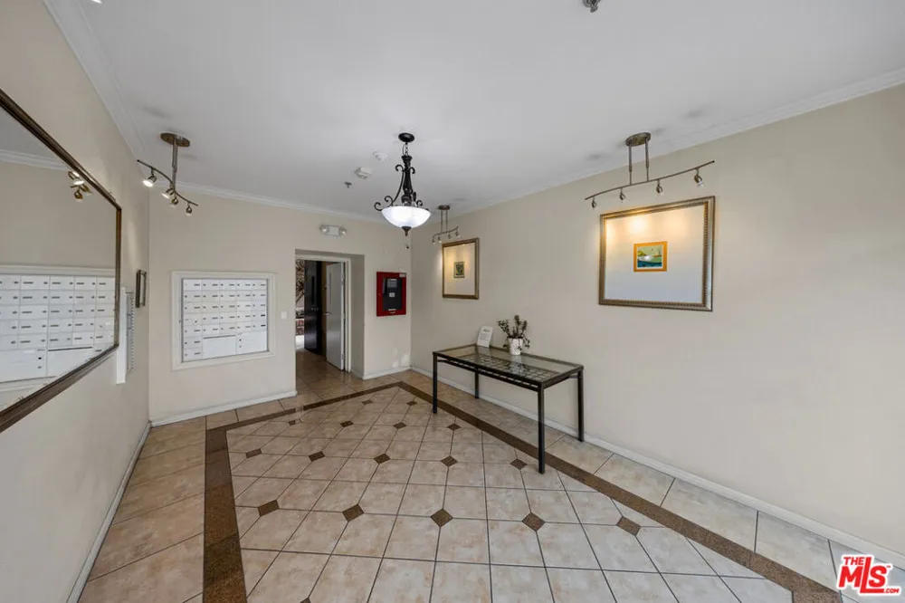 3401 S Bentley Avenue #301 Los Angeles, CA 90034