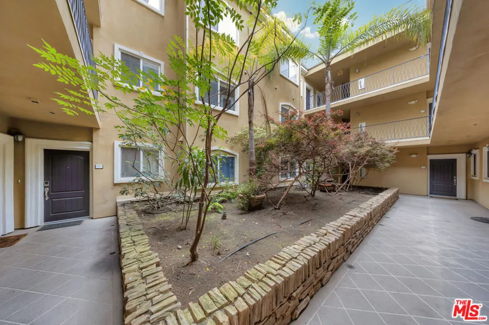 3401 S Bentley Avenue #301 Los Angeles, CA 90034