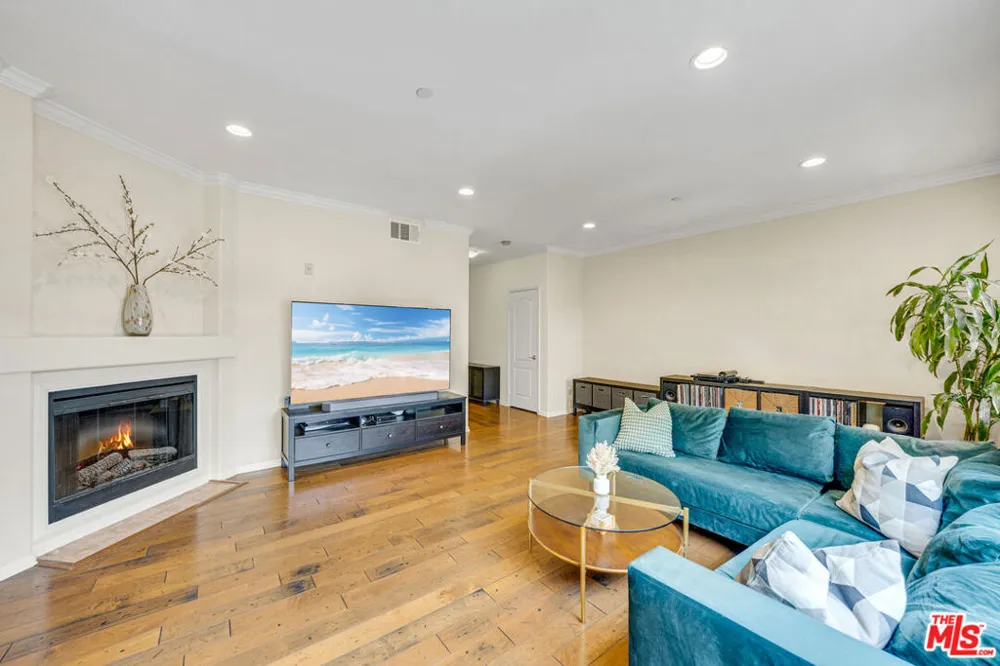 3401 S Bentley Avenue #301 Los Angeles, CA 90034