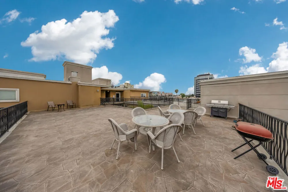 3401 S Bentley Avenue #301 Los Angeles, CA 90034
